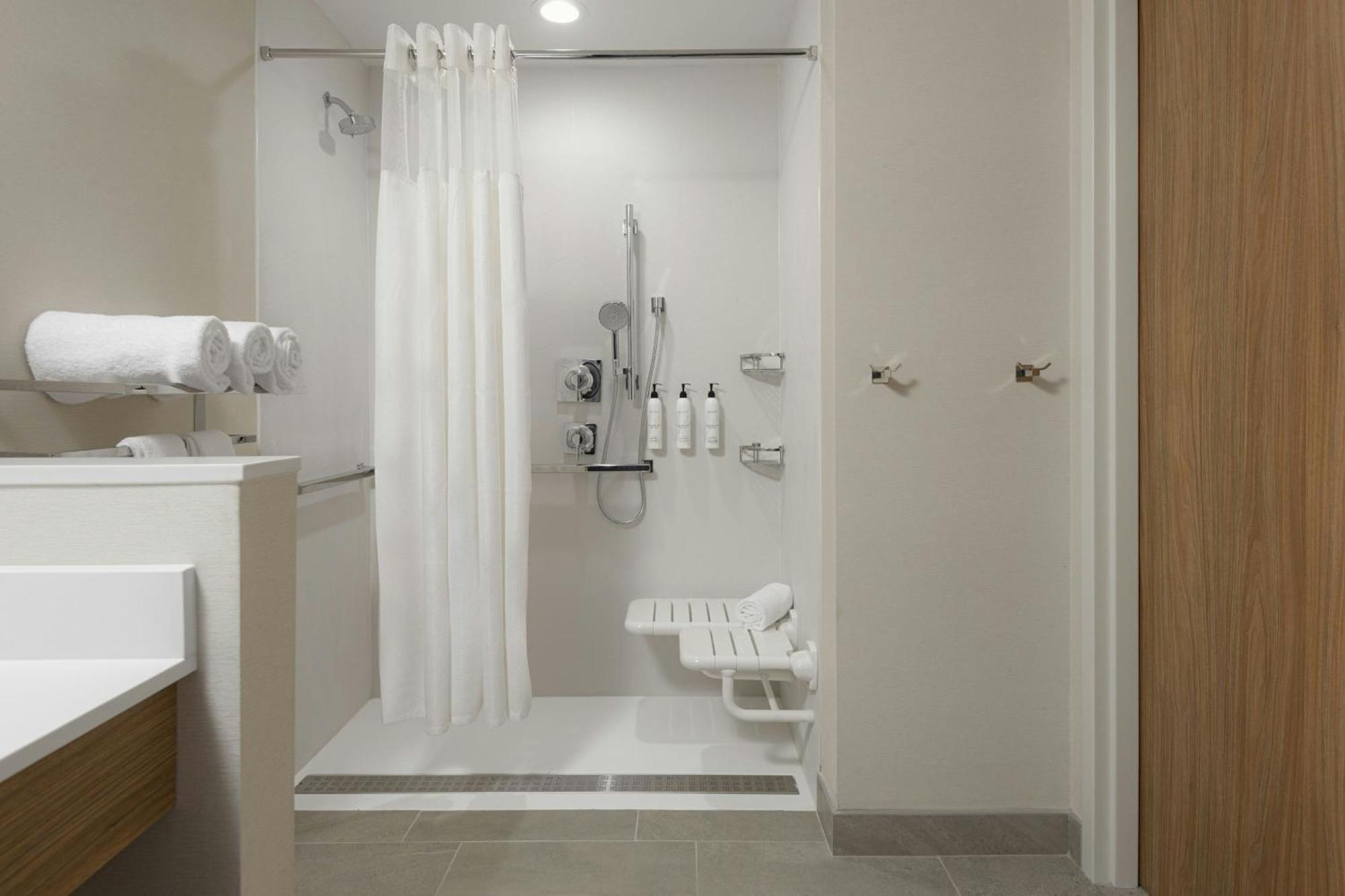 Fairfield By Marriott Inn & Suites Cincinnati Oakley Εξωτερικό φωτογραφία